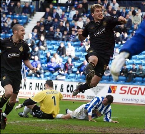 ON THIS DAY 18th APRIL 2004 Kilmarnock 0-1 Celtic - Premier League Goal - Petrov 31. SPL Champions Celtic clinched their third Scottish title in four years. Celtic have now gone unbeaten through 32 SPL games this season and are 16 points clear of second-placed Rangers.☘️☘️