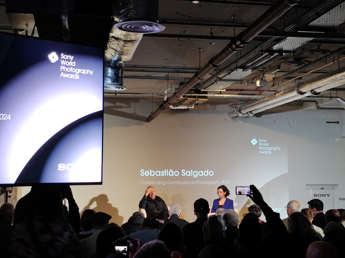Listening Sebastião Salgado in the #swpa2024 with <a href="/SonyEspana/">Sony España</a>