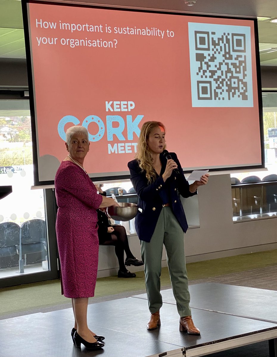 Great to see ⁦@AnneCAH57960630⁩ onstage with ⁦@TheVidacademy⁩ to draw the last batch of prize winners at #KeepCorkMeeting in ⁦@PaircUiCha0imh⁩ Huge thanks to the many partners that donated some really outstanding prizes for the event this morning 🙏🏻🎁