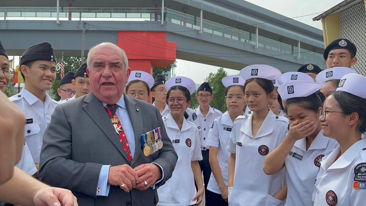 Mark Compton tweet media