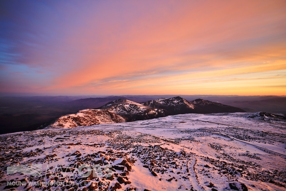 Looking north at sunrise this morning. For what the rest of the day has in store, check out our Higher Summits Forecast at mountwashington.org/weather/higher… #NHwx #NH #mountains #sunrise