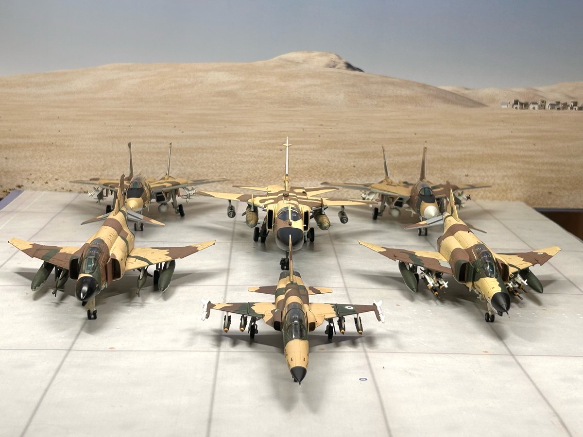 akabou_himawari's tweet photo. 🇮🇷#イラン空軍 #IslamicrepublicofiranAirForce #IRIAF #CENTURYWINGS #センチュリーウイングス #HobbyMaster #ホビーマスター
#CALIBREWINGS #カリバーウイングス
#F5F #F4E #F14A #Su24 https://t.co/Cwl09nDOHJ
