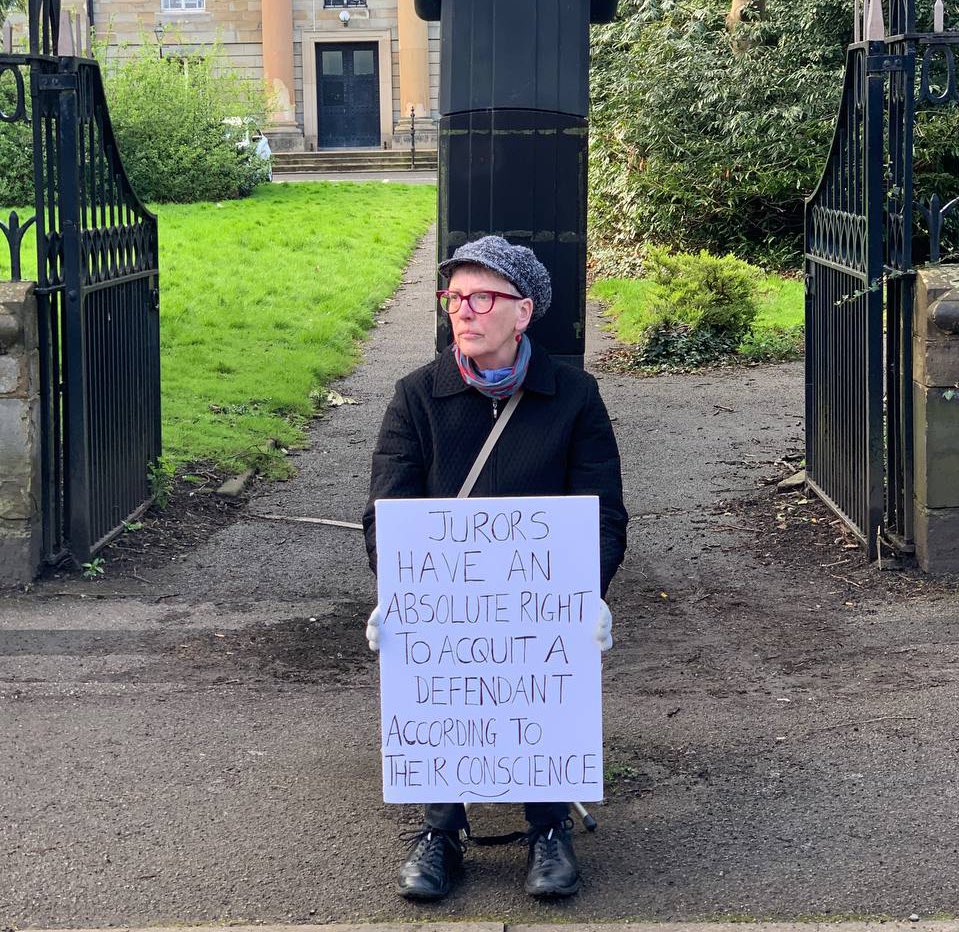 @PlanB_earth @XRebellionUK @LawyersAreResp This lone individual in Durham, who sat on their own in the cold at 8am because this issue is too important not to? These are just some of the many hundreds who support not only Trudi Warner, but the right for defendants to tell the WHOLE truth in court, & for jurors to hear it.