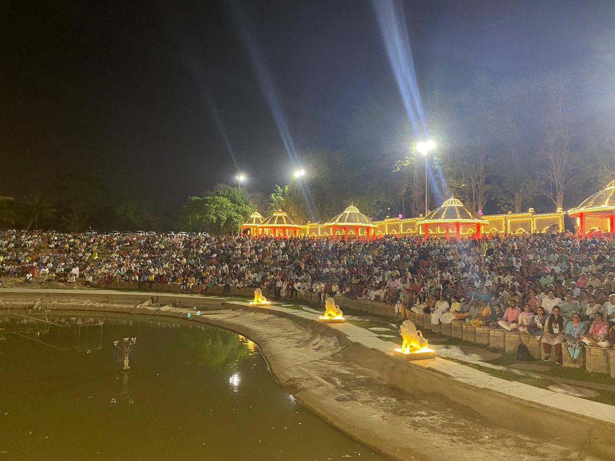 The evening at @ArtofLiving International Centre in Bengaluru was unforgettable! More than 10,000 #ViksitBharatAmbassadors, including disciples and professionals, attended. The @VBA2024 event celebrated music, meditation, and democracy. Gurudev @SriSri inspired the audience with…