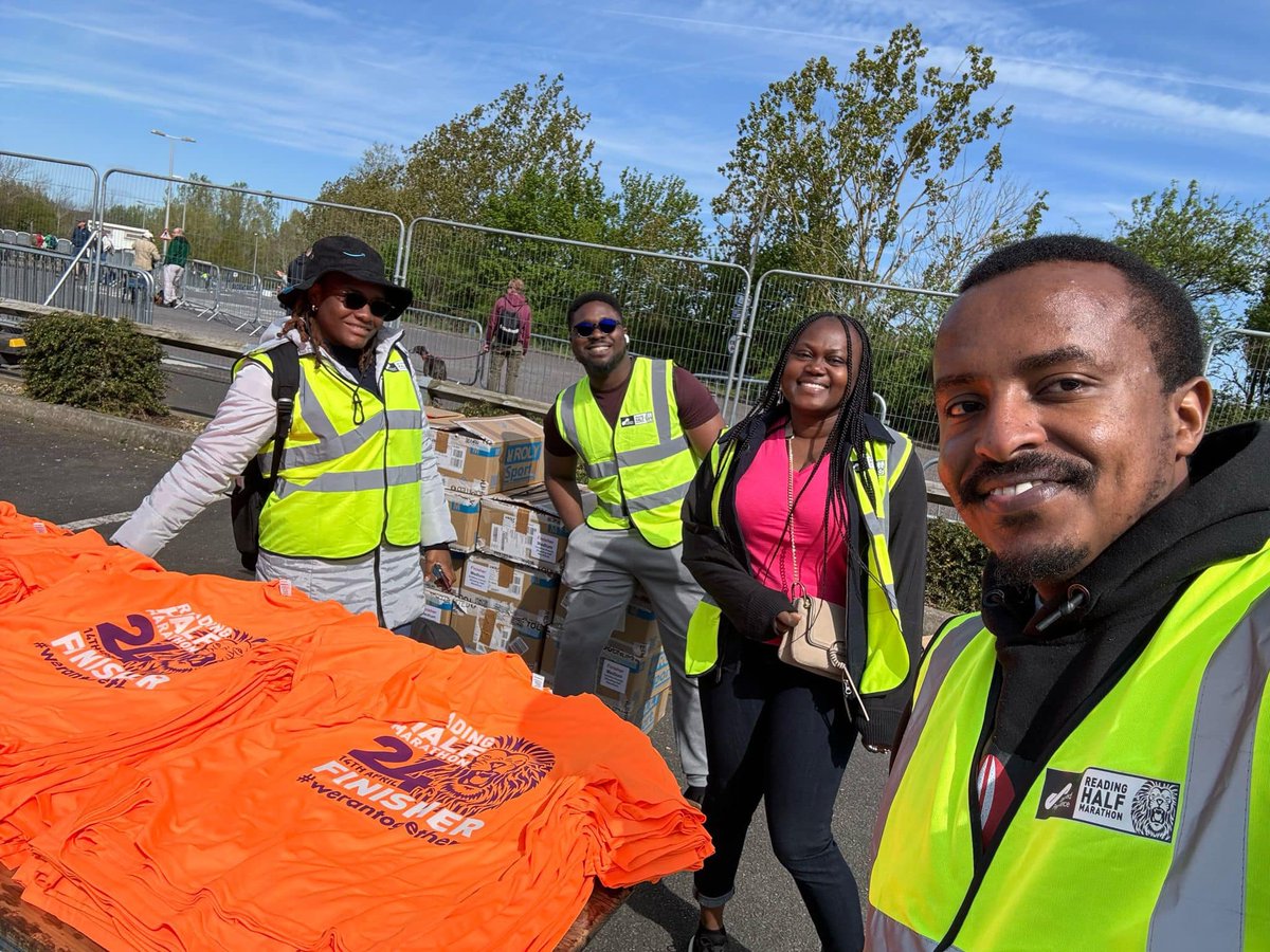commschols's tweet photo. ‘We smiled until our chins ached yet our smiles never faded!’

Last week #Commonwealth Scholars from the South East Regional Network came together to volunteer at the #ReadingHalfMarathon 🏃‍♀️

Contributing to #SDG3 never felt like so much fun! https://t.co/nXmGHLuvUX