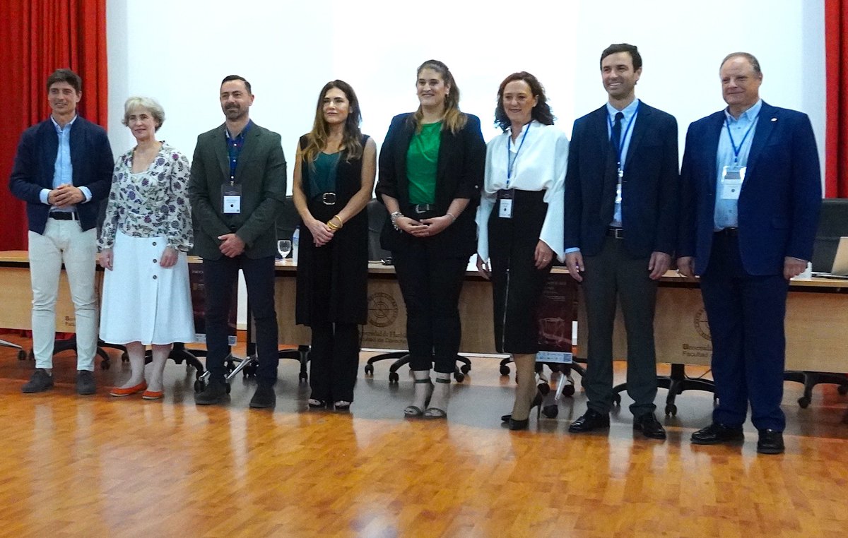 Diputación de Huelva (@dipuhu) on Twitter photo <a href="/toscanodavid/">David Toscano</a> <a href="/UniHuelva/">Universidad de Huelva</a> <a href="/AytoRiotinto/">Ayto. Minas de Riotinto</a> <a href="/origenbalompie/">Congreso Emociones, Football y Sociedad</a> <a href="/recreoficial/">RC Recreativo de Huelva</a> 🏛️⚽️🏛️El diputado provincial de Deportes, Juan Daniel Romero en la inauguración del Congreso ‘Emociones, Football y Sociedad’ en la <a href="/UniHuelva/">Universidad de Huelva</a> <a href="/toscanodavid/">David Toscano</a> <a href="/UniHuelva/">Universidad de Huelva</a> <a href="/AytoRiotinto/">Ayto. Minas de Riotinto</a> <a href="/origenbalompie/">Congreso Emociones, Football y Sociedad</a> <a href="/recreoficial/">RC Recreativo de Huelva</a> 🏛️⚽️🏛️El diputado provincial de Deportes, Juan Daniel Romero en la inauguración del Congreso ‘Emociones, Football y Sociedad’ en la <a href="/UniHuelva/">Universidad de Huelva</a>