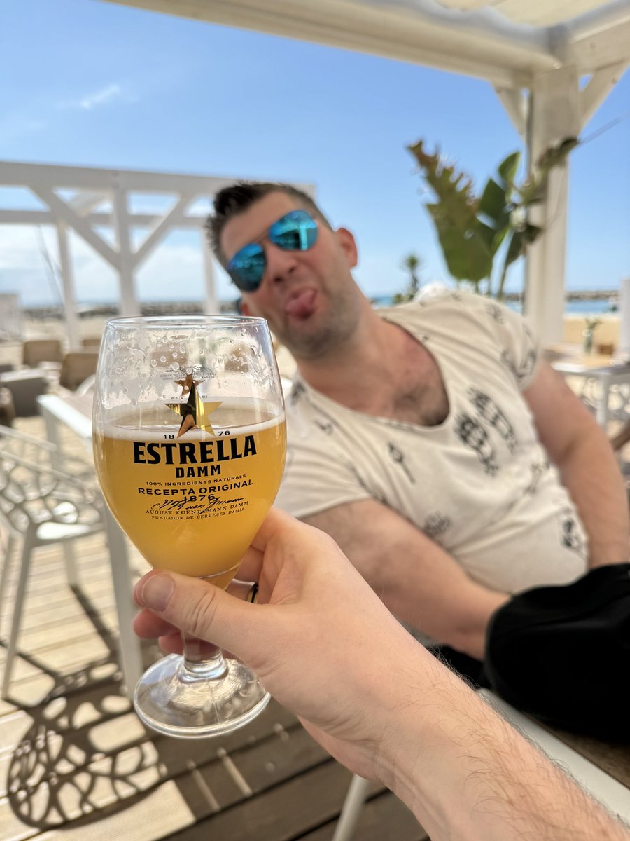 Good afternoon from @Jimmyavenger 👋 🍺