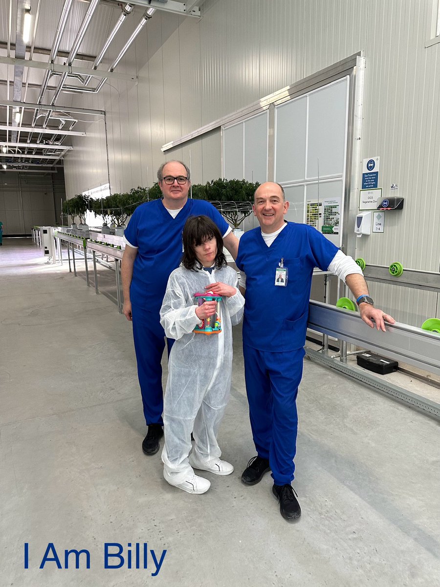 Thrilled and humbled! 🌟 Billy and I had the privilege of touring Glass Pharms, a cutting-edge British gem on a mission to deliver top-tier medicine to UK patients. What an enlightening adventure! #Innovation #HealthcareHeroes 🇬🇧✨