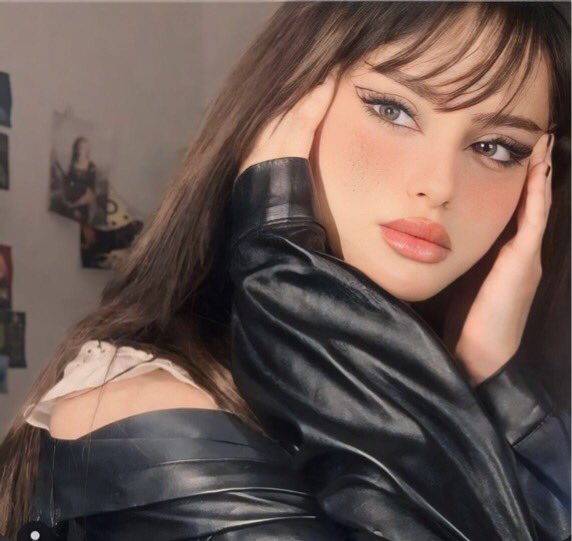 لا تخجل، عِش الشعور الذي يولَد فيكَ بعفويّة، لا يهم ما يكون، لا يهم ما سيُقال عنك، المُهم أن تكون حقيقيًا.. الحياة ليست للمُزيفين.✨

#اتمنى_لكم يوم خفيف لطيف ✨