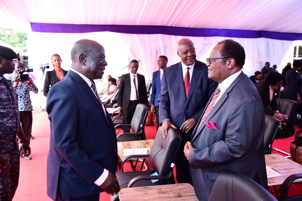 DailyMonitor's tweet photo. Former Vice President, Edward Kiwanuka Ssekandi, with former Chief Justices Bart Katurebe (C) and Benjamin Odoki at the Judiciary headquarters in Kampala on Thursday for the commissioning of Supreme Court and Court of Appeal buildings. 📹Abubakar Lubowa #MonitorUpdates https://t.co/dLalBtTweW