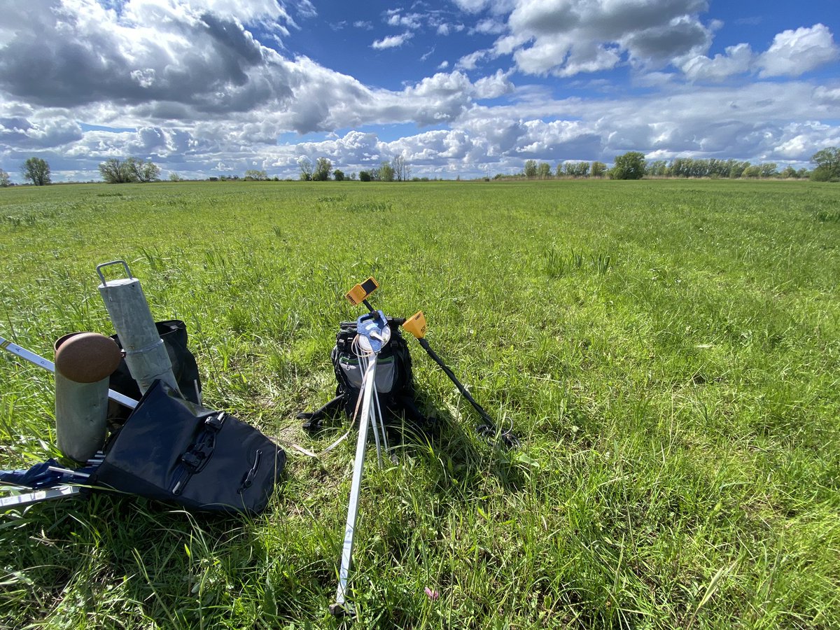 Science4Nature's tweet photo. Altijd weer een uitdaging om de permanente proefvlakken voor het kievitsbloemonderzoek terug te vinden in de uiterwaarden😉👍 https://t.co/xXfrq8XH8R