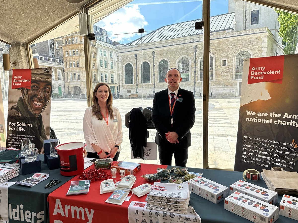 What a glorious day! We are set up and ready to go for the annual Lord Mayor’s Big Curry Lunch in the Guildhall, City of London.

The event is held in aid of @ArmyBenFund @RAFBF  and @RNRMC 

#ForSoldiersForLife #LordMayorsBigCurry @BritishArmy