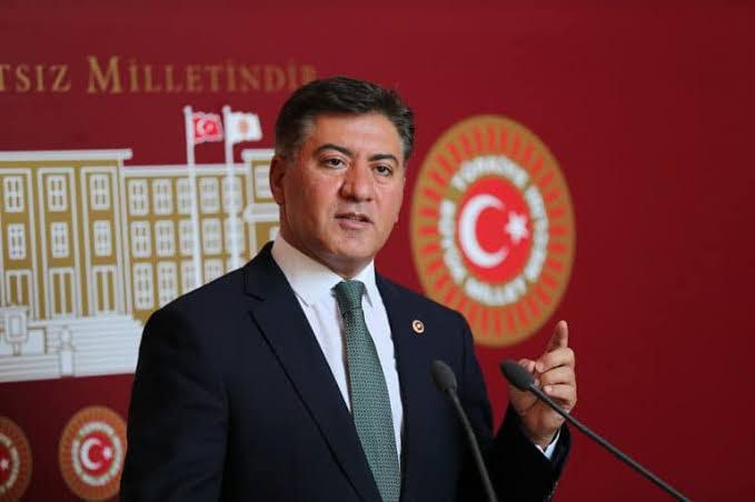 cadirtvcom's tweet photo. #SONDAKİKA

CHP’de yeni grup başkanvekili Murat Emir oldu. https://t.co/f5i3Yo3f5L
