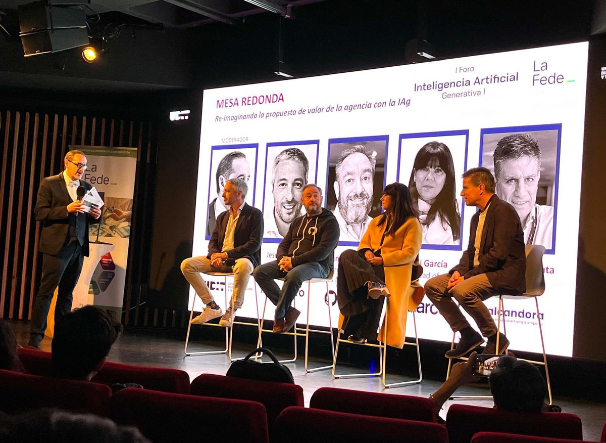 Nuestro socio fundador de Phileas, nuestra unidad especializada en IA @juanjoc, participa en la mesa redonda “Reimaginando la propuesta de valor de la agencia con la IAG” en el #ForoIAGFede organizado por @lafedepubli