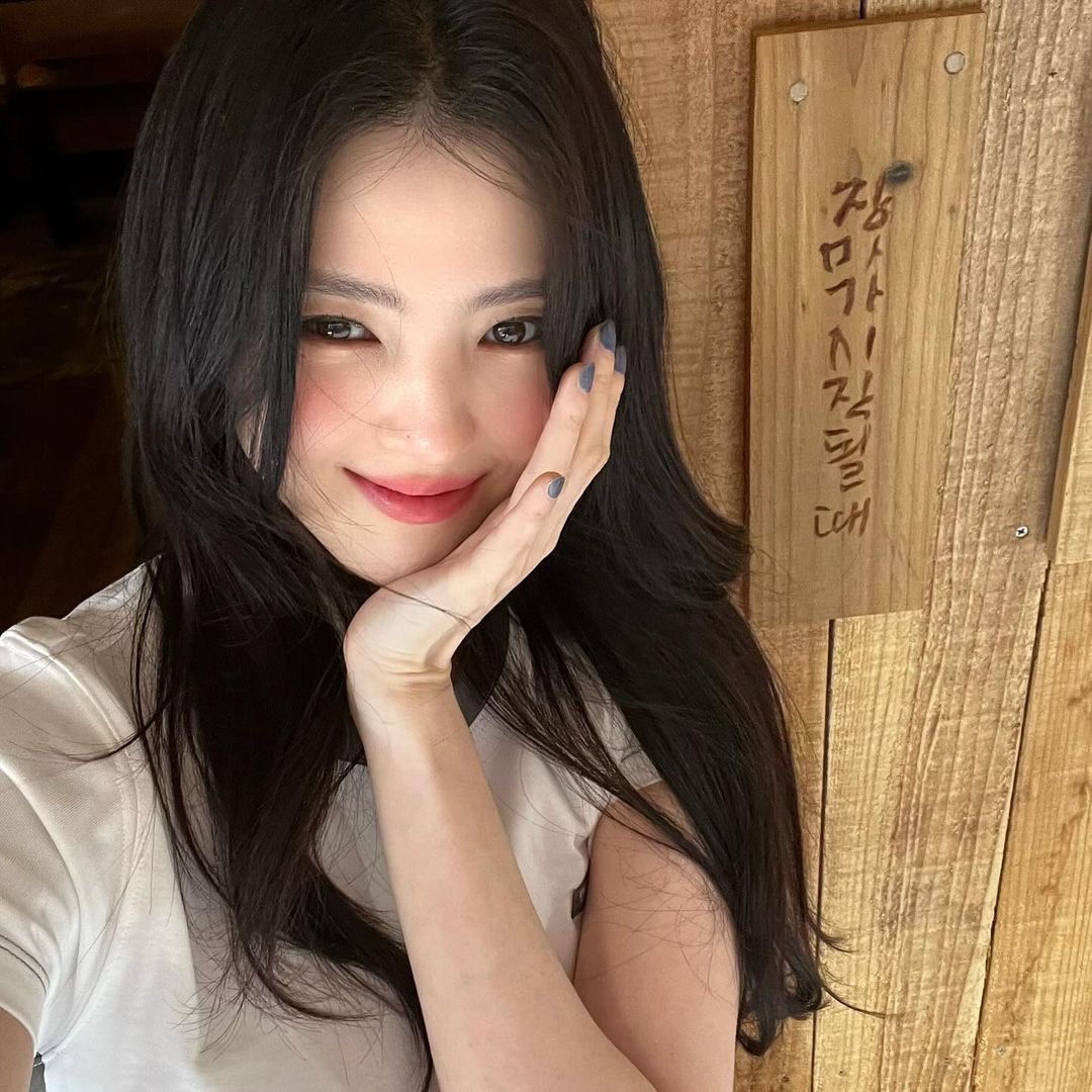 ssoheesource's tweet photo. pretty princess #HanSoHee #한소희 https://t.co/cWghQZmRg5