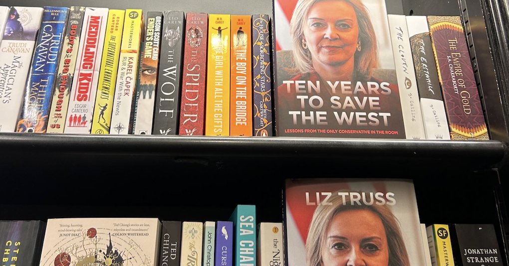 Whoever put Liz Truss’s book in this section of this London bookshop, take the rest of the week off thepoke.com/2024/04/18/who…