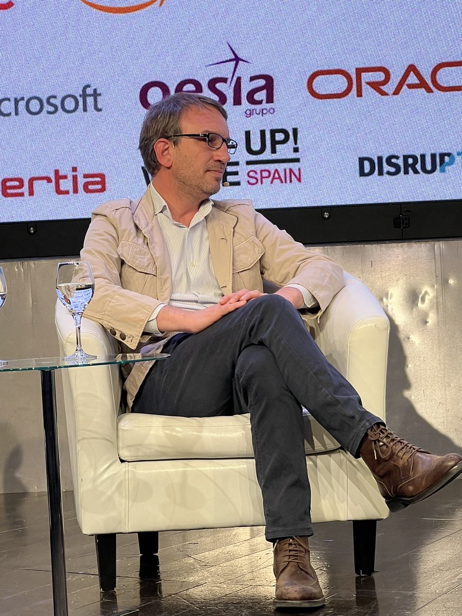 <a href="/FernandoLzaroG2/">Fernando Lázaro González</a> de <a href="/SuperRealCo/">SuperReal</a>,
“En la industria del #marketing la #IA supone un cambio total: todos los procesos que antes llevaban muchísimo tiempo, ahora se hacen prácticamente en tiempo real. Esto evidentemente está transformando todo”
#WakeUpSpain