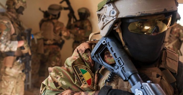 ASSIMI GOITA,vient de créer son armée à lui dans l'armée malienne #FIRA 
Le Commandant de la Force est nommé par le décret du président de la République, sur proposition du ministre chargé des Forces Armées. Il a rang de sous-chef d’état-major d’Armée», signale la décision.
👇👇
