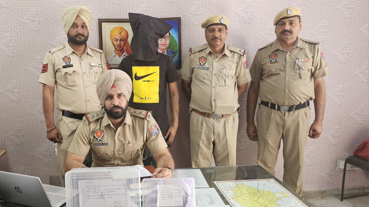 As part of the ongoing drive against bad elements, Hoshiarpur Police arrested an individual and recovered 2 illegals country-made pistols along with a live cartridge from his possession. #ActionAgainstCrime