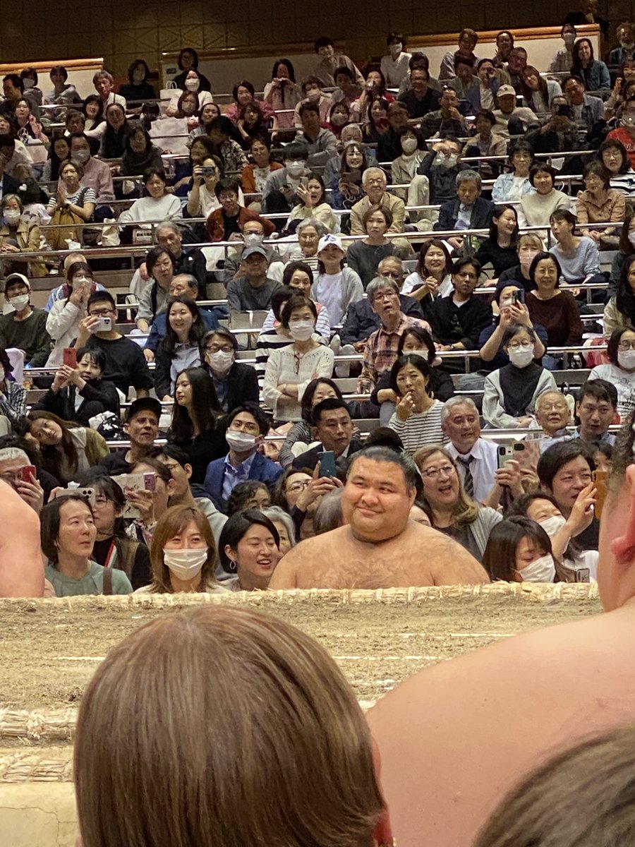 shiba_sumo's tweet image. にっこり高安☺️❣️

#勧進相撲 #高安 #デニール