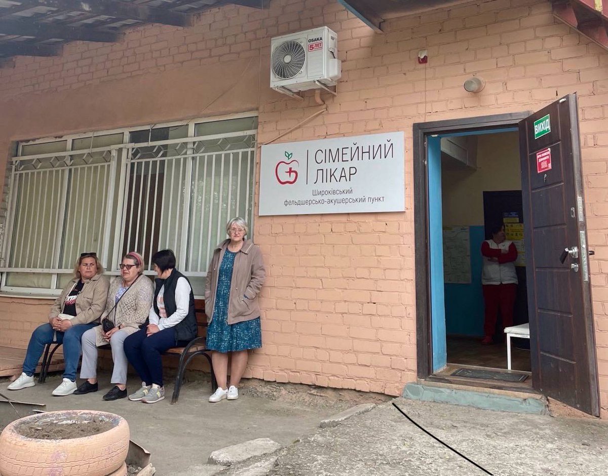 Today our team visited a mobile outreach team operating into Shyroke Zaporizhzhia oblast - one of regions most affected by the war. @WHO with partners supports this community with access to primary health services.