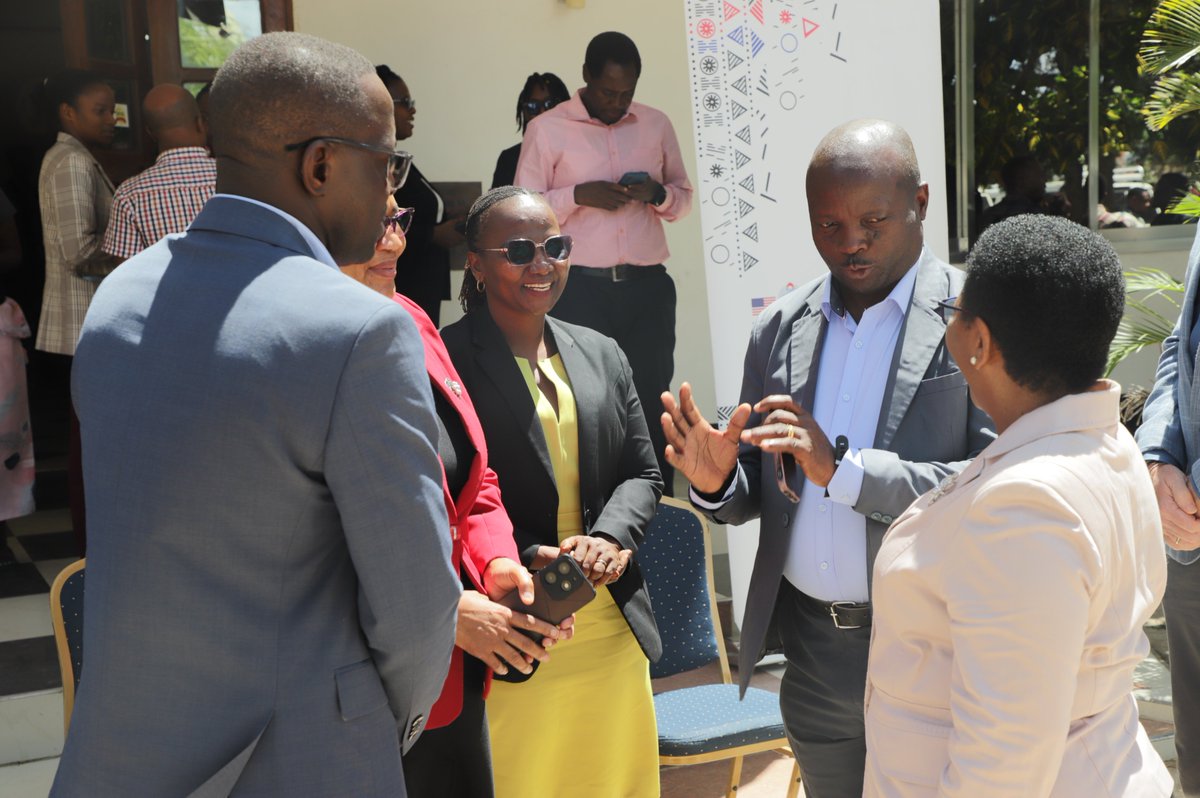 KimamboSajida's tweet photo. Thrilled to be part of our Singida RAS+ meeting! With Dr. Fatma Mganga, RAS, and Dr. Victorina Ludovick, RMO, and Dr. Moses Bateganya, @USAIDTanzania we're driving impactful strategies for better healthcare in Singida. Together, we're making a difference! https://t.co/q2XfjIZmux