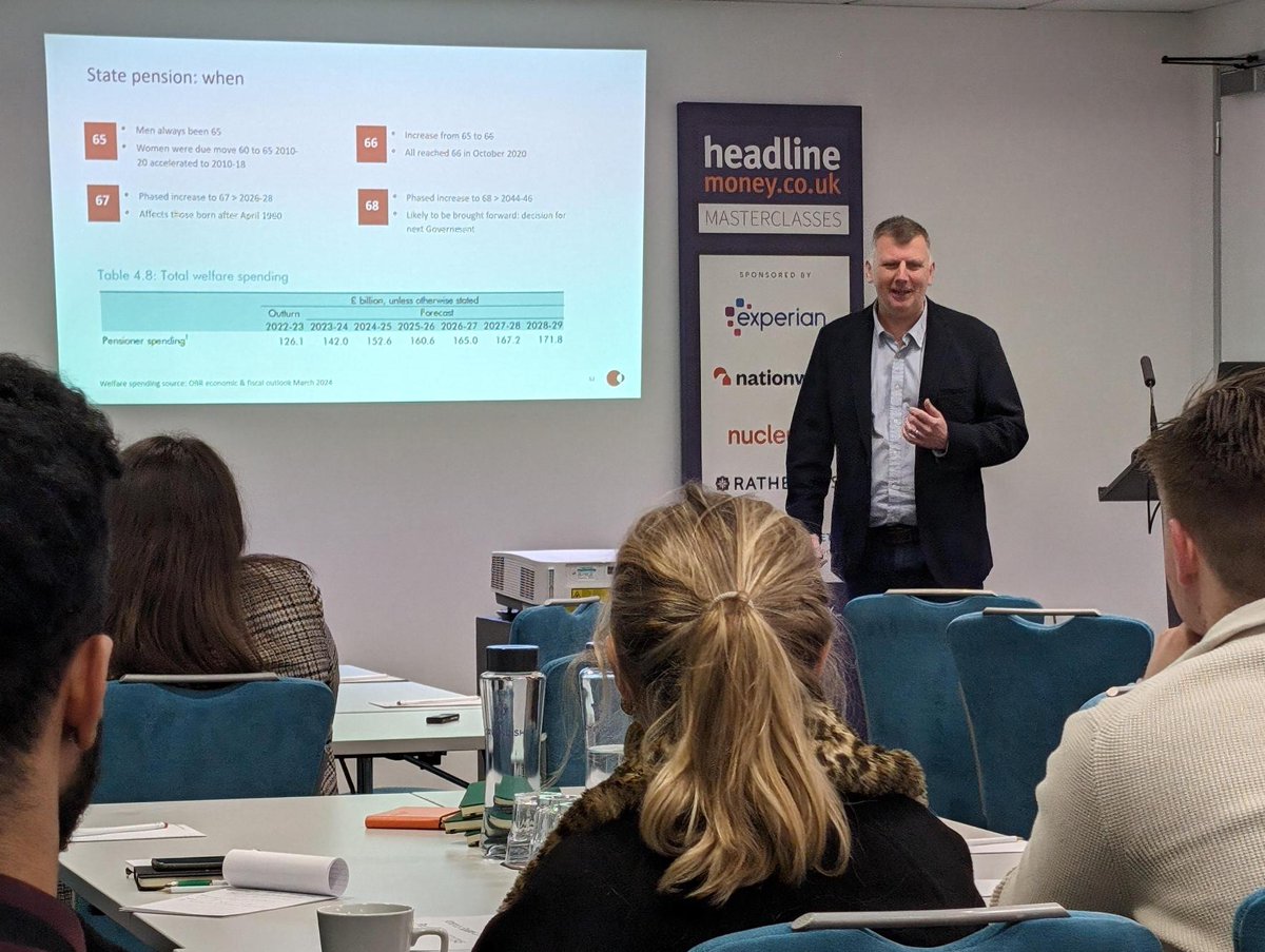 Money writers at #HMMasterclass are joined by @pensionstully from @nucleuswrap for an overview of the pensions market.