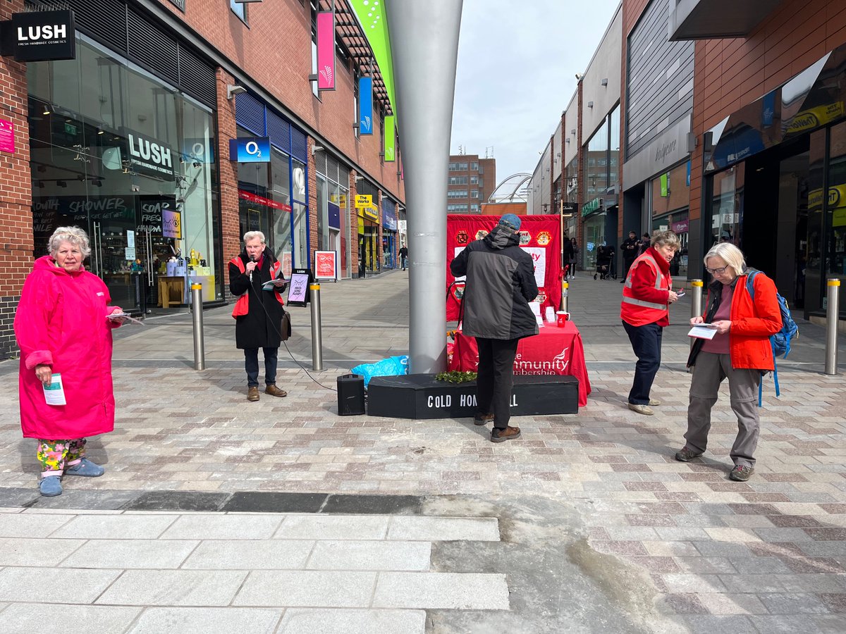 In #Wakefield centre? Drop by our #Unite4EnergyForAll stall just by the Teal St entrance to Trinity Walk before 1pm to send a postcard to Sunak about #EnergyPoverty, #publicownership and #climatejustice

#Energybills #FuelPoverty #CostOfLivingCrisis #ColdHomesKill #EnergyForAll