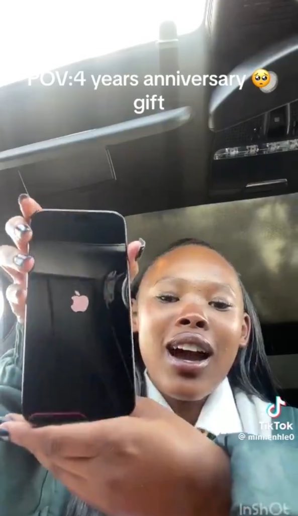 PSAFLIVE's tweet photo. TRENDING: A video of 16 year old Minenhle twerking with her mother has surfaced. 

Minenhle has been trending for 24hours after she posted a video celebrating her 4 year anniversary with a pastor Ntsikelelo Khamanga after he bought him an iPhone. https://t.co/69klXPPFn5