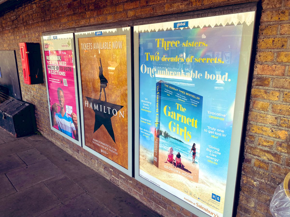 South Woodford tube station just has a glow up! 
#TheGarnettGirls is the only drama you want on your commute!