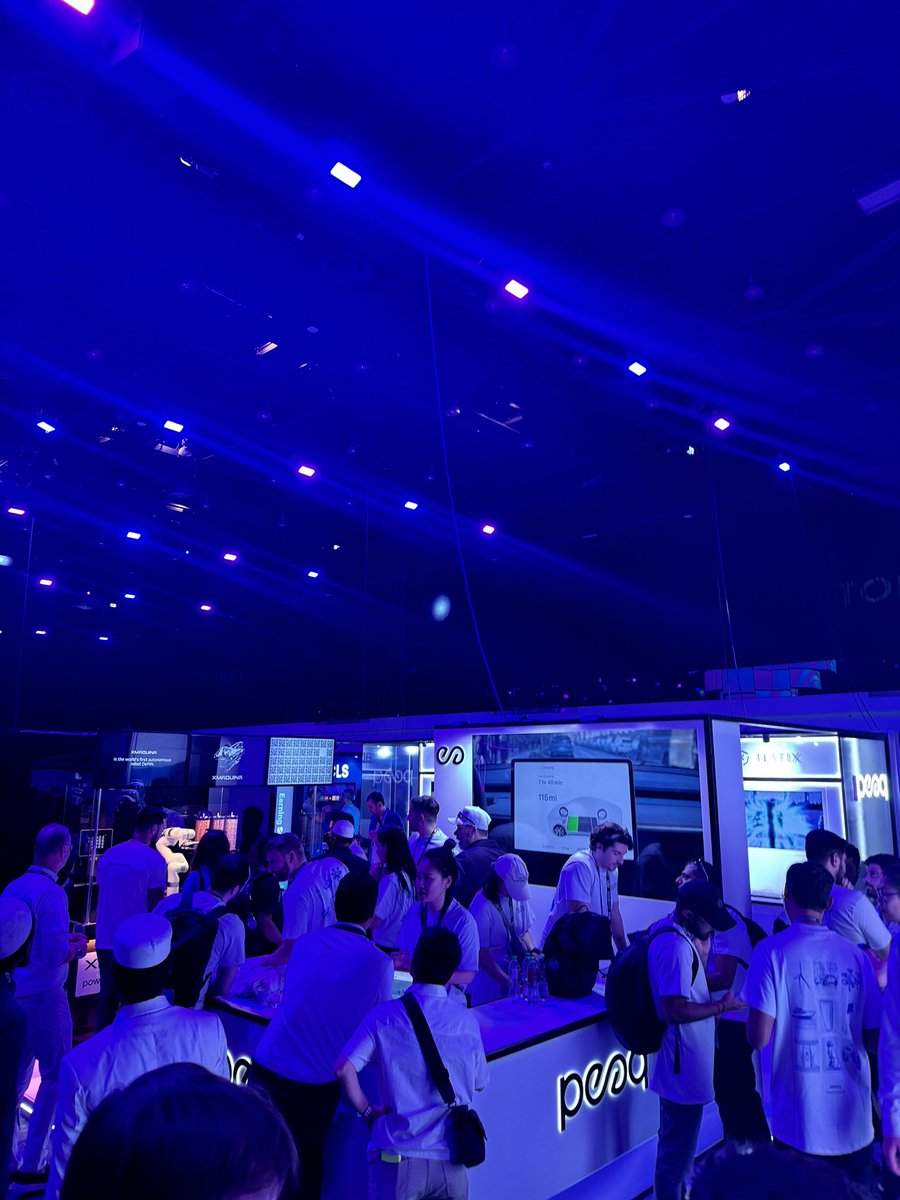 Advanced Blockchain tweet media