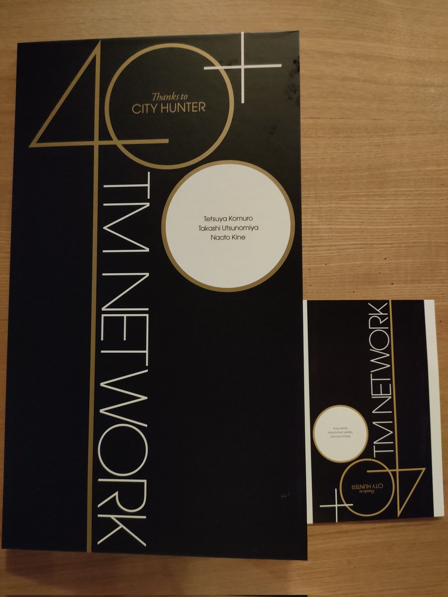 我が家にも届きました♡旦那様からのプレゼント🎁ありがとう
STAFFさん方のコメント泣ける😭

# TM NETWORK