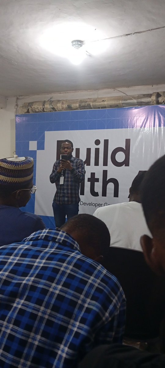 Here at Build with AI and @Geektutor is presenting 
#BuildWithAI #GDG #GDGIlorin