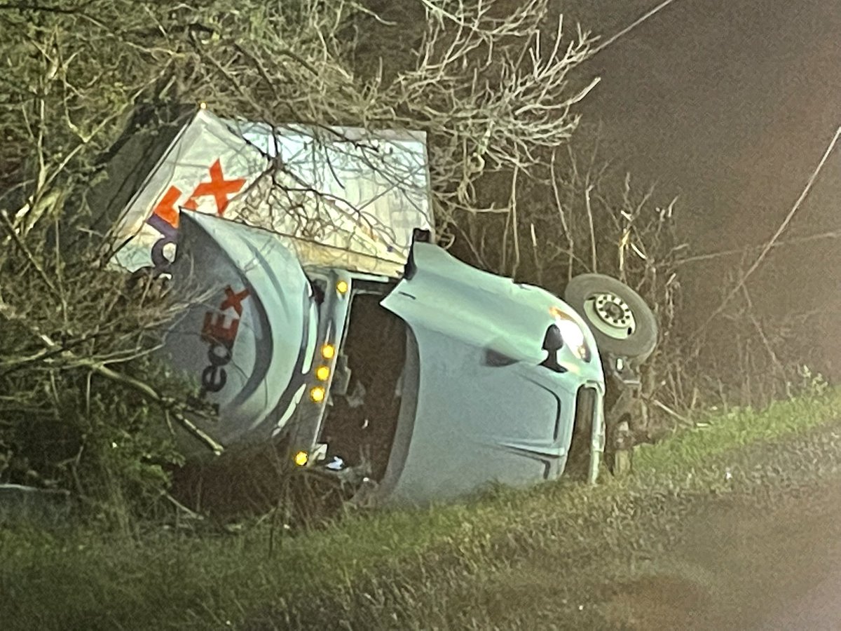 OVERTURNED SEMI here on EB I-70 in Monrovia area near SR 39. One lane is blocked. No injuires reported. Driver tells police he hit something in the road and that’s what made him overturn in the ditch. 📷: <a href="/SheaGoodpaster/">Shea Goodpaster</a>  <a href="/wrtv/">WRTV Indianapolis</a>