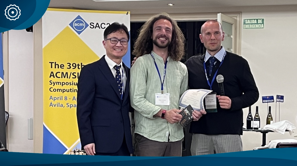 🏆 Congratulations! Prof. Dr. Franz Baader & Filippo De Bortoli won the Best Paper Award in the area Information Systems for „The Abstract Expressive Power of First-Order and Description Logics with Concrete Domains' at SAC 2024 in Avila, Spain. 👉 scads.ai/sac-2024/