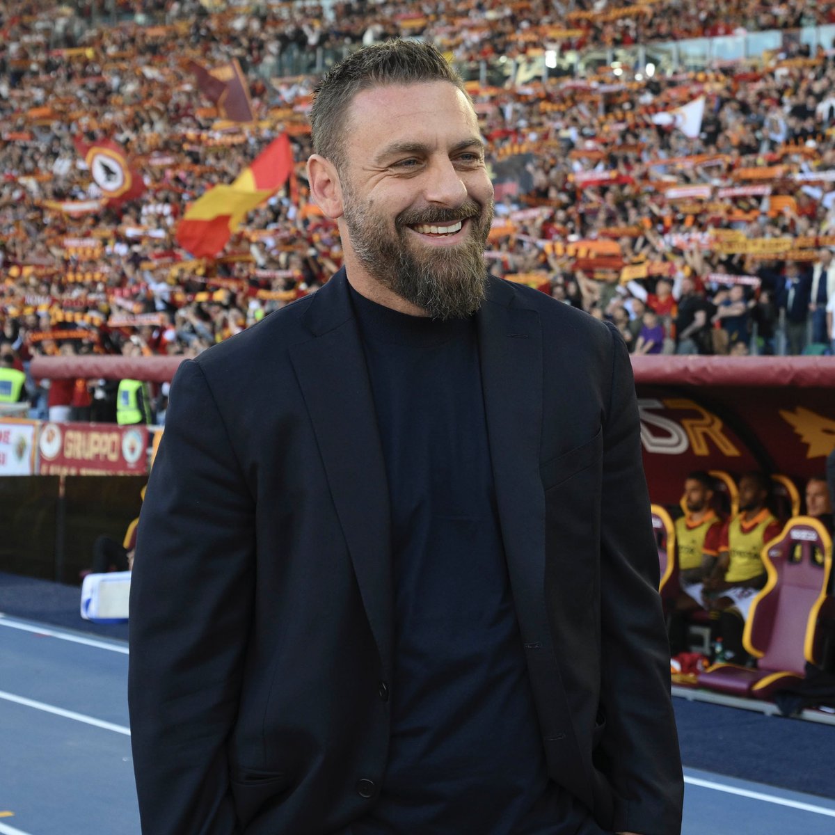 🟡🔴🔥 Roma, gelecek sezon Daniele De Rossi ile yola devam edileceğini açıkladı.