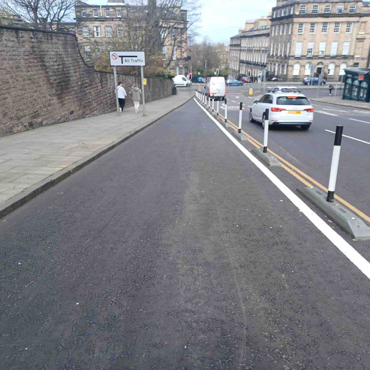 Pleased to see @SandfordCouncil new #CycleLane in operation along Swan Street 

Creating a safer Sandford for all road users