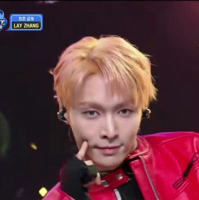 m_a_h_s_a_98's tweet photo. اومد دلبری کرد رف
قلبم پیشش موند
#LAY_psychic #LAYZHANG @layzhang https://t.co/TynrWhaWZS