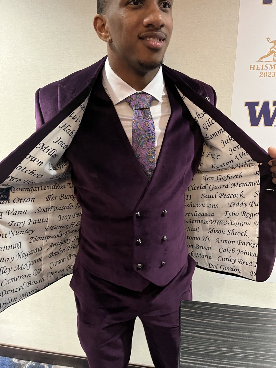 GREAT TEAMS HAVE GREAT TEAMMATES Michael Penix, Jr. might've been a Heisman Trophy Finalist, but he reminded us that everyone on the team matters. He had a suit jacket made listing all the names of his teammates from their National runner-up Washington Huskies team.