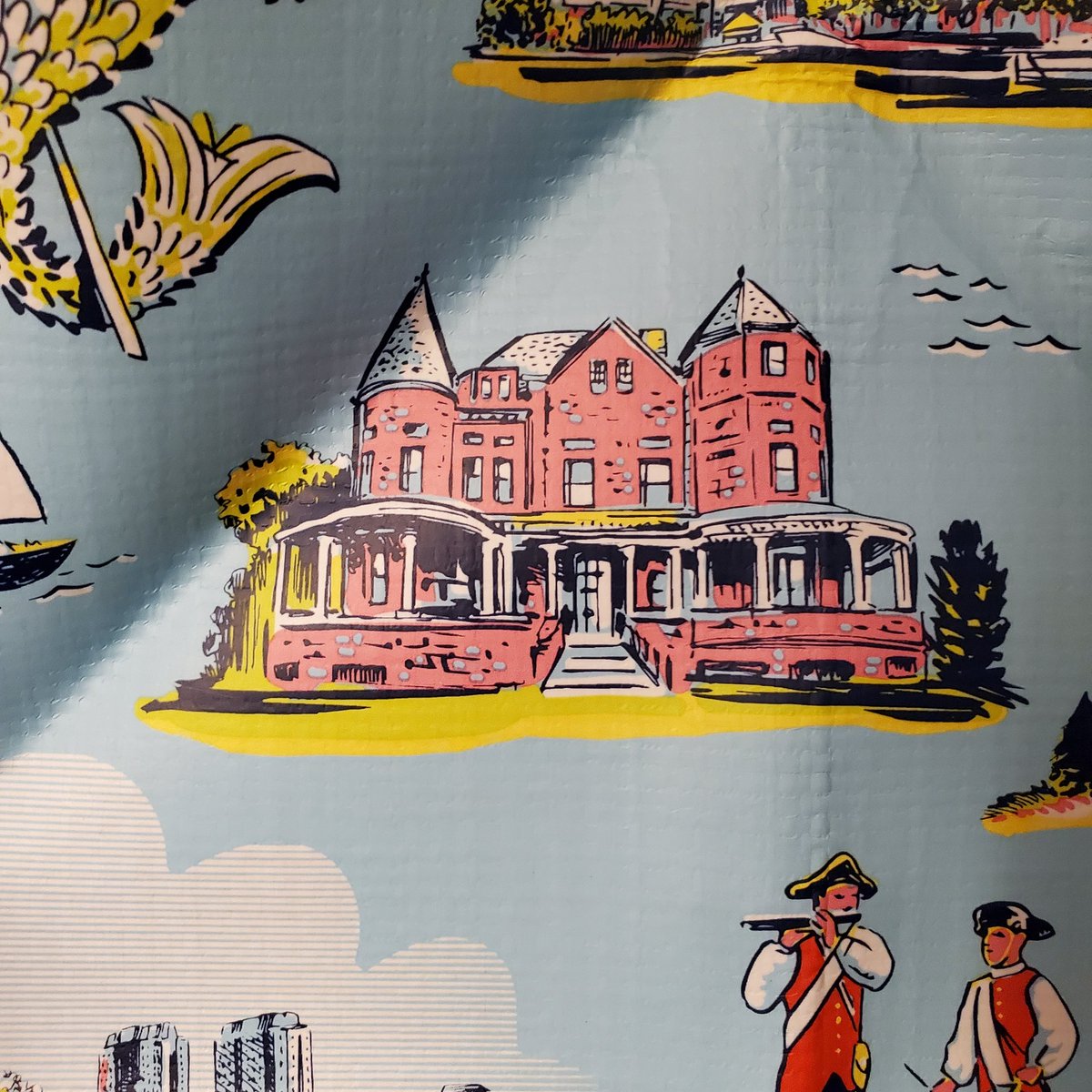 roadrunner735's tweet photo. @scoutbags hi!  I just received this virginia pattern bag as a gift!  What is this red house? https://t.co/YAp2yFfXX2