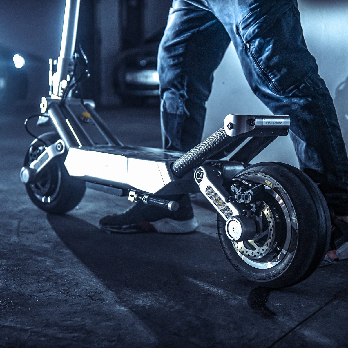 flash_motors_'s tweet photo. Welcome to the e-scooter revolution! Ride into the future with style and innovation with our Flash Motors Infinity X Series! 🛴🔥
Visit https://t.co/DaEk44XJzZ to know more about our innovative hyper scooters!
#FlashMotors #InfinityXSeries #Technology #Adventure https://t.co/hSWgFbu5FH