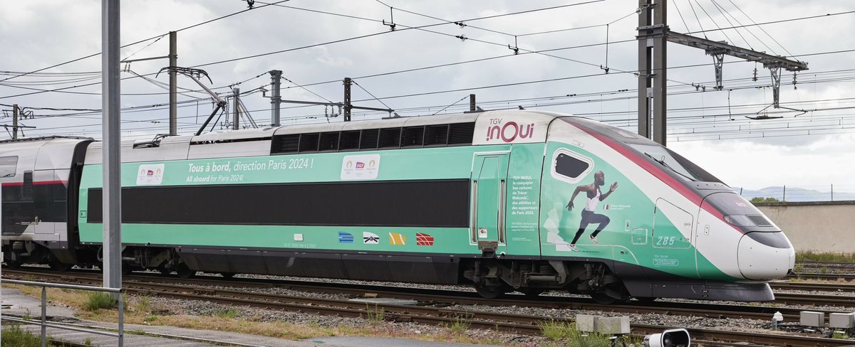 Qu’il est beau notre @TGVINOUI spécial #JO2024 ! @tresormakunda, athlète SNCF et agent à la DG TGV, nous prête son image pour symboliser la (grande) vitesse 🙂 Bravo aux agents maroufleurs du TM Lyon-Gerland, superbe pelliculage ! 📷 Maxime Huriez