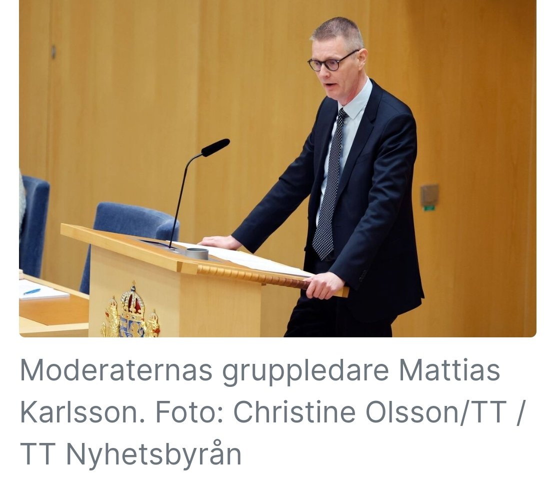 Den här stroppen ska nu dra ner moderaterna ännu djupare i dynghögen och bestraffa den kvinnliga moderaten som röstade emot könslagen. 
Demokrati är inget som Mattias värdesätter - mera partidiktatur !!!