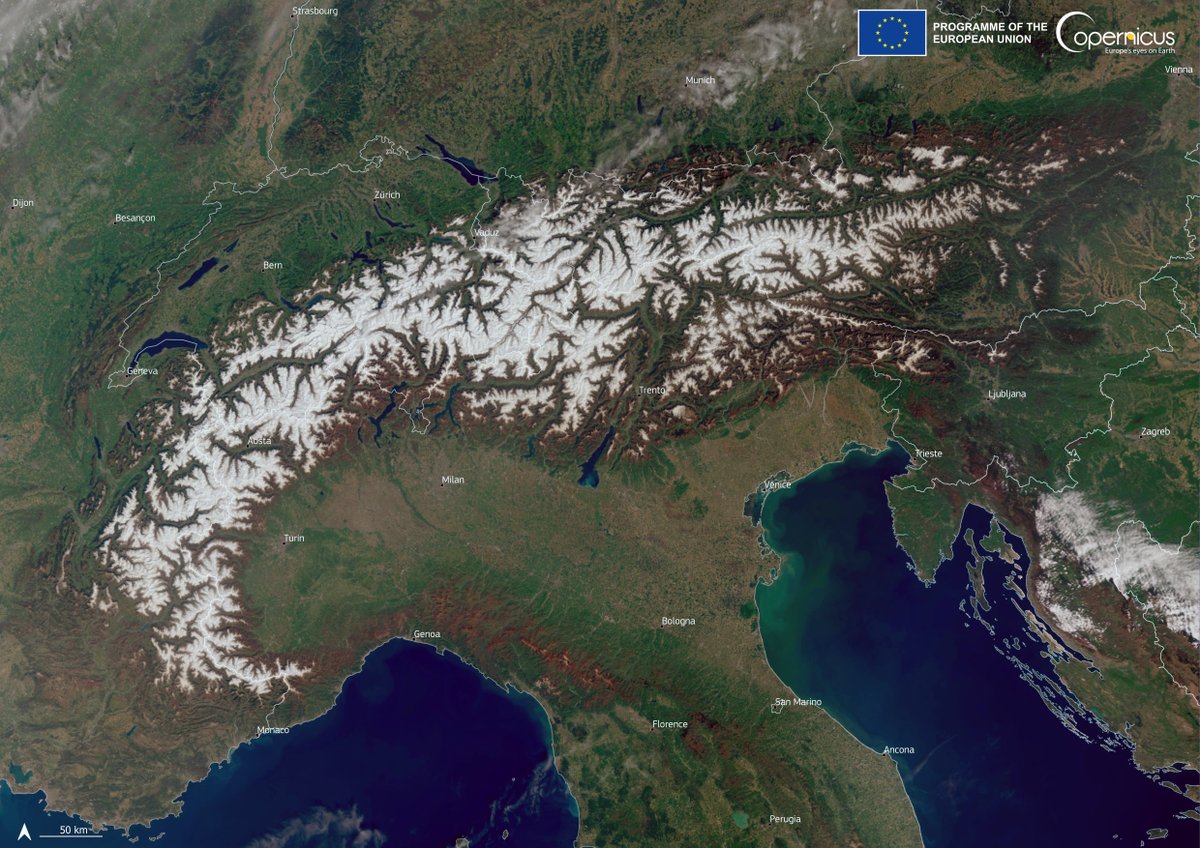 ⬇️#Copernicus #Sentinel3 🇪🇺🛰️ image of the Alps acquired on 12 April Thanks to the recent storms, the snow cover is ~ at a level in line with the historical average ❄️