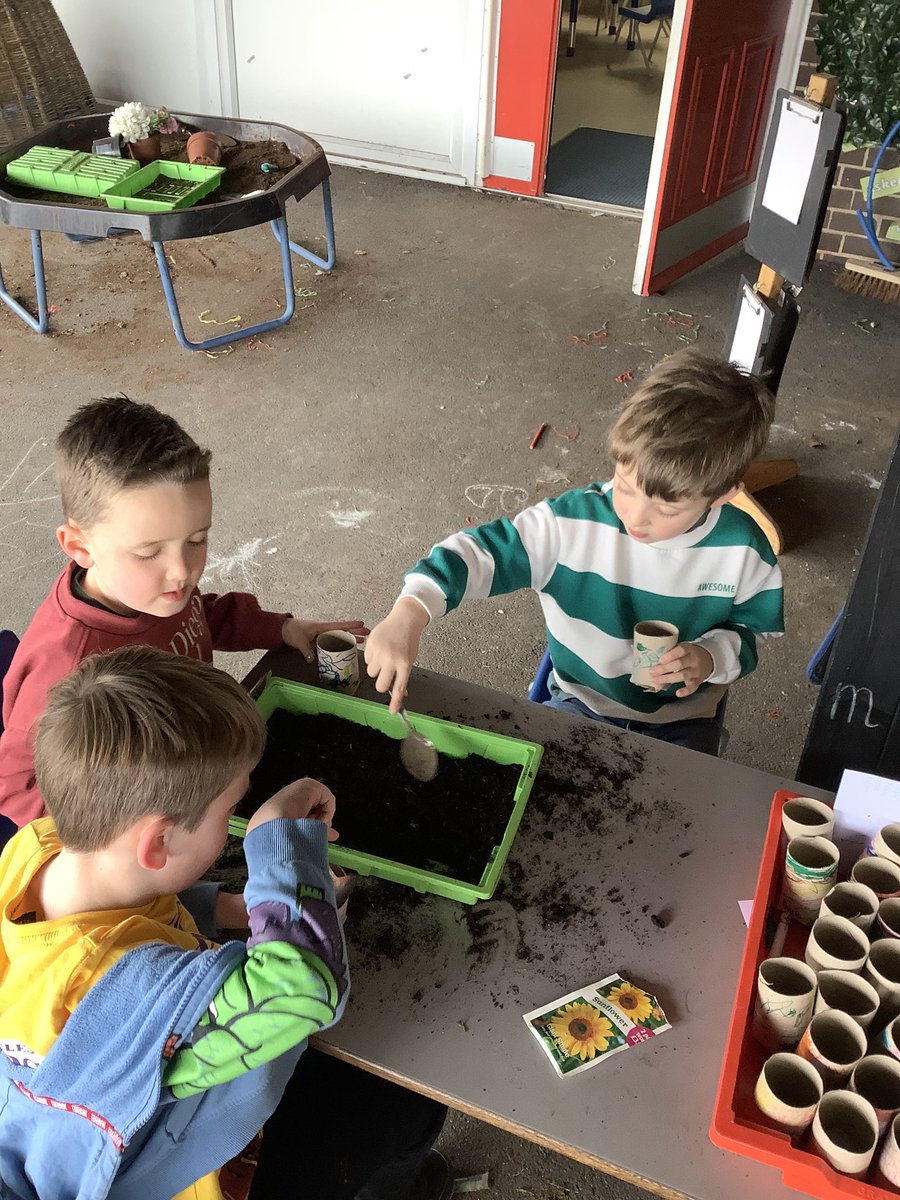 Wrenthorpe_SCH's tweet photo. Reception have decorated pots and planted sunflower seeds to take home - I wonder who will grow the tallest sunflower? https://t.co/JXGYAhc4A3