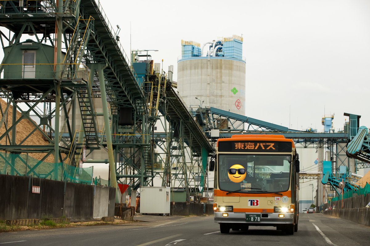 gopan701's tweet photo. 少し前になりますが東海バス 878号車での貸切
を行わせていただき、またご縁をいただき個人所有のキュービックとの併せ撮影もさせていただきました。

東海バス様、自家用車オーナー様…最後に楽しい思い出をありがとうございました🙇
#878号車駿河湾横断ツアー　
#東海バス８７８号車 https://t.co/x2kyIR0efC