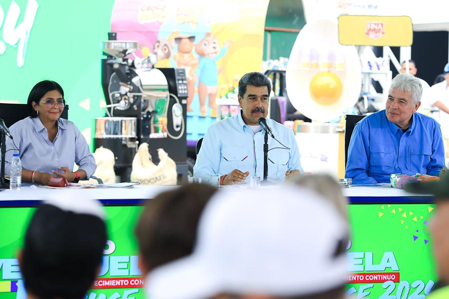 #Ahora Pdte. @NicolasMaduro: Ordeno la creación de una nueva Cartera Agropecuaria Nacional para el Desarrollo Pecuario, con la cantidad de 1.000 millones de Bolívares. #17Abr #VenezuelaSeRespetaYPunto