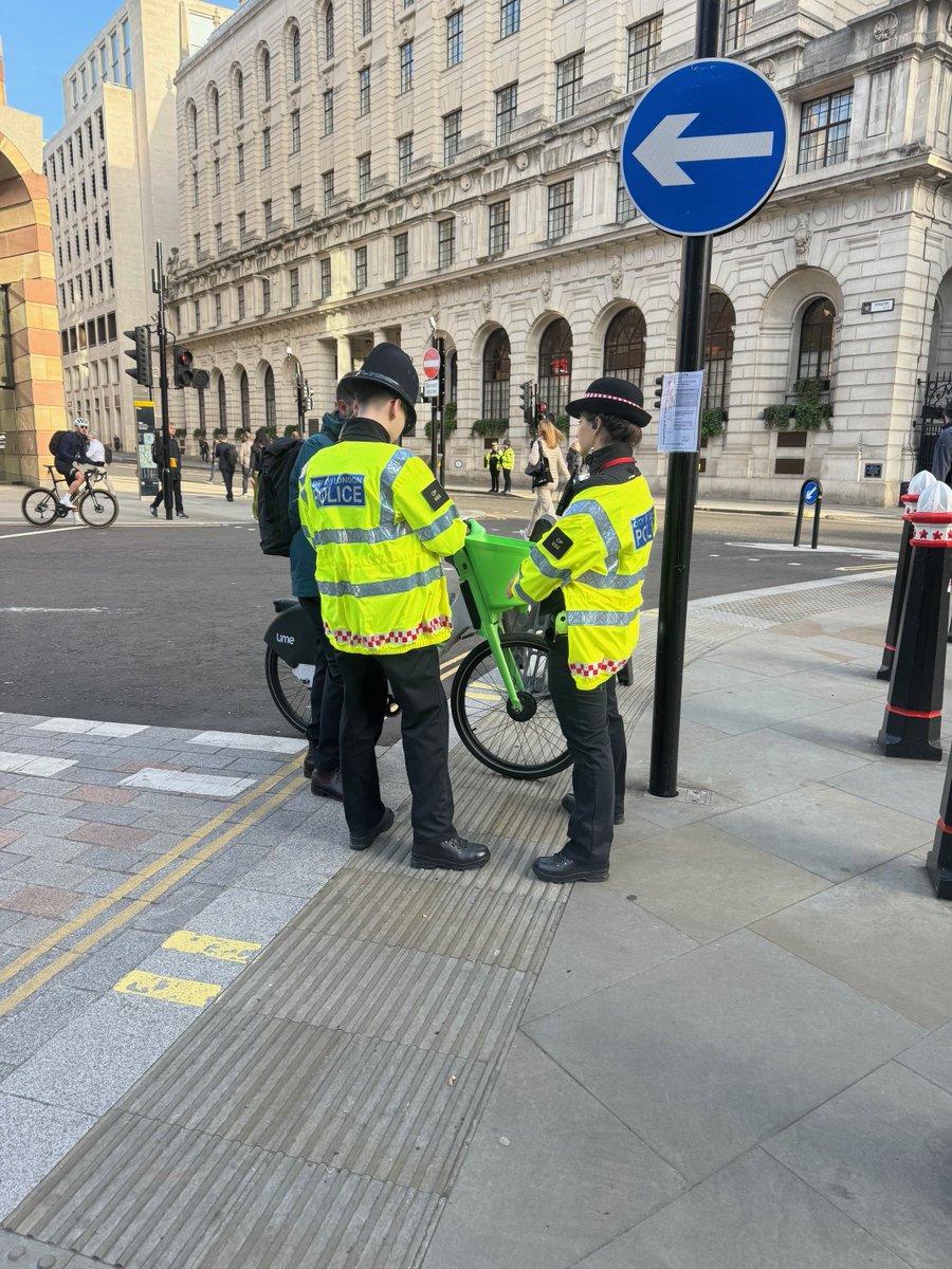 City of London Police tweet media