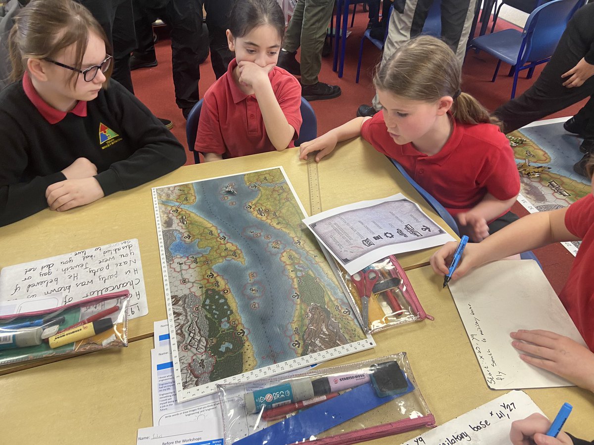 MrsSarahThomas1's tweet photo. Dosbarth yr Wyddfa have been working with Xplore and Deca. We have been learning about Engineering ‘Defending our futures’ which links to our World War ll topic @MaesYMynydd https://t.co/w0pdTbSn2k