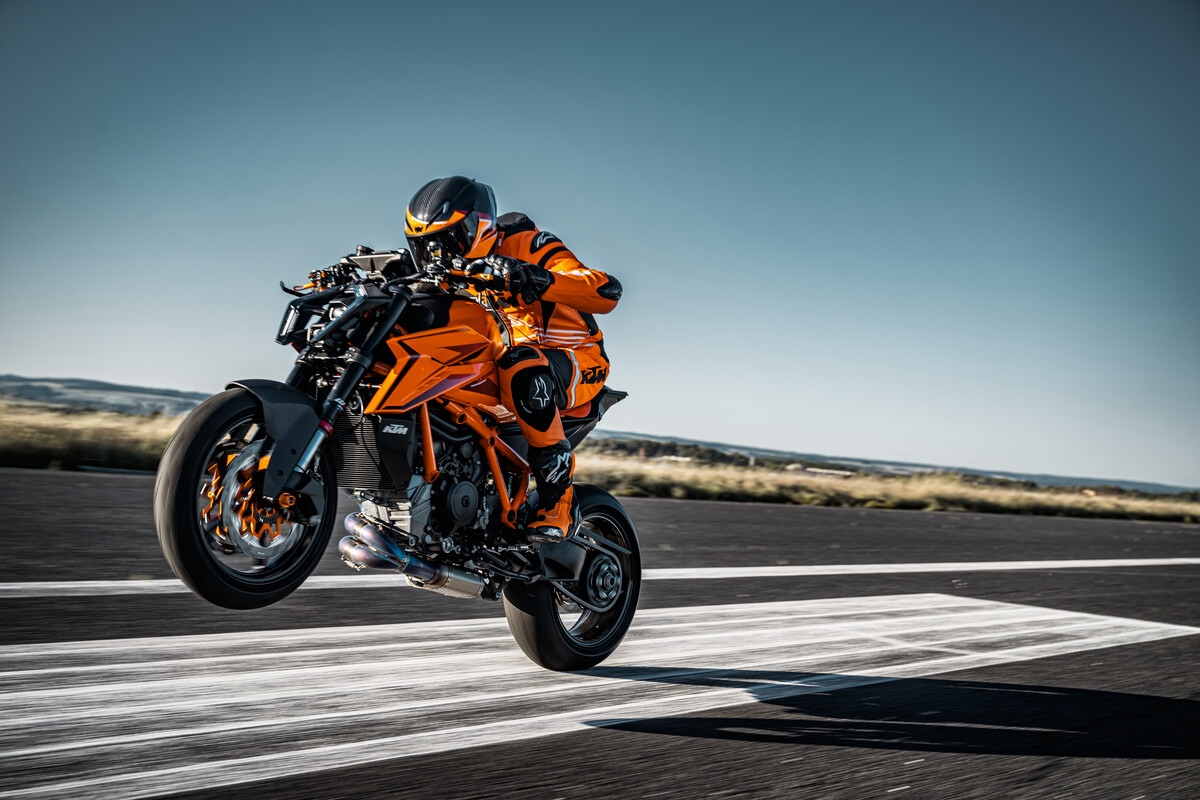 Not only is ORANGE DAYS this weekend, it's also Lings Powersports open weekend! Get READY TO RACE, throw a leg over something ORANGE and grab your next KTM on a super-low rate finance promotion.🔥 Find out more - brnw.ch/21wIW6E #KTM #ReadyToRace #KTMBikeName